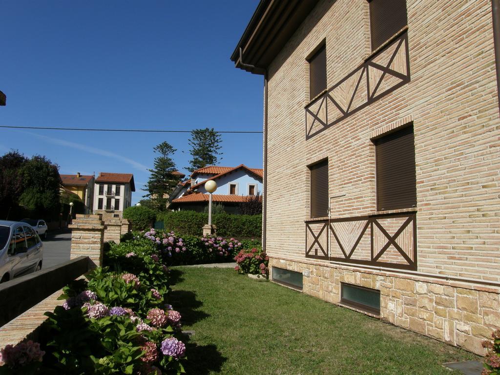 Apartamentos La Marina Ribadesella Exterior photo